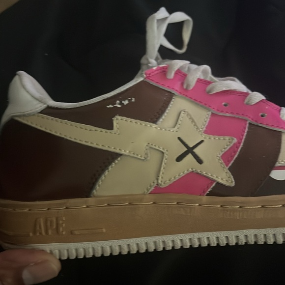 Used sneaker look like new . One spot on right sneaker. - Picture 6 of 6